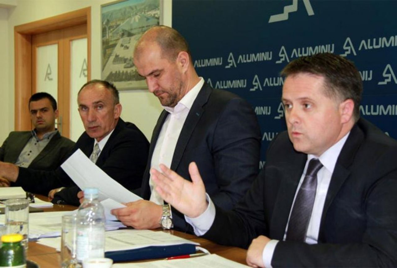 Aluminij: Nadzorni odbor pohvalio upravu i osudio medije