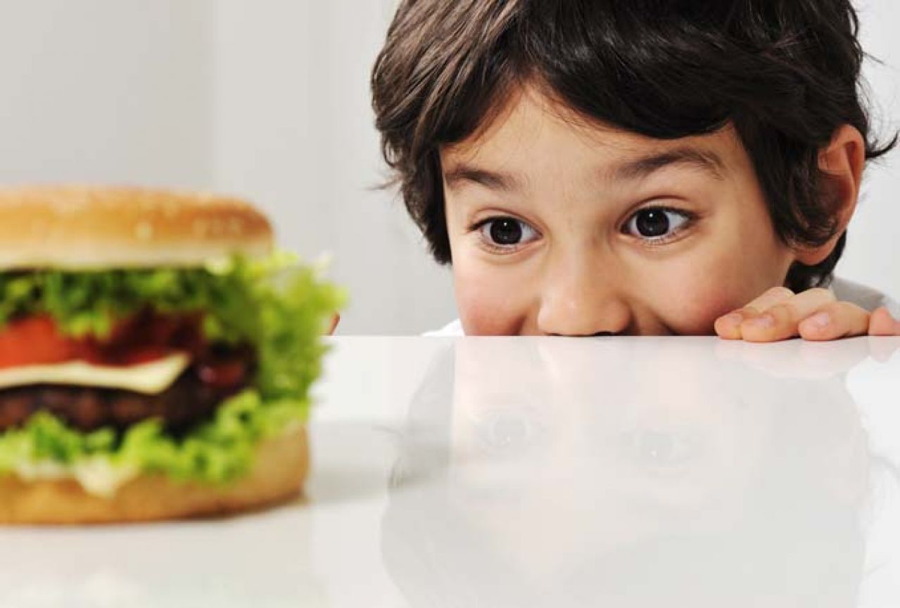 Sud odlučuje o prehrani djeteta: Mama za makrobiotiku, tata za hamburgere