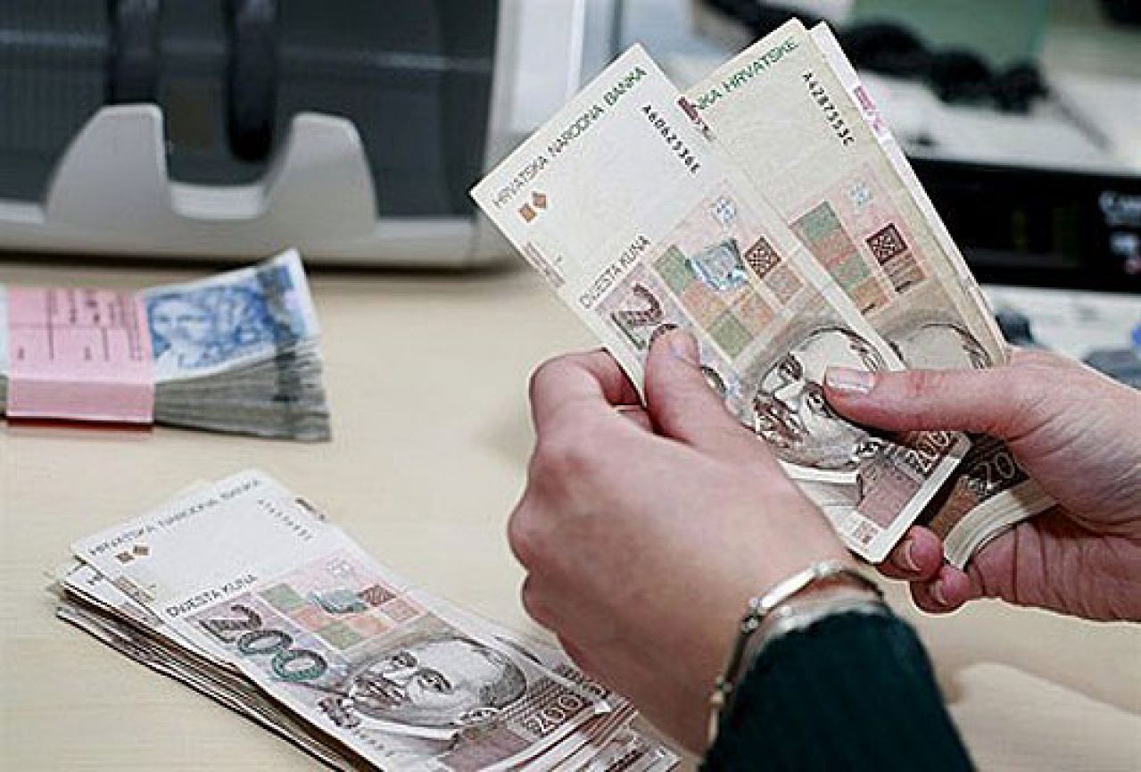 Oprez pred ljetovanje: Bankomati u Hrvatskoj imaju drugačiji tečaj za euro