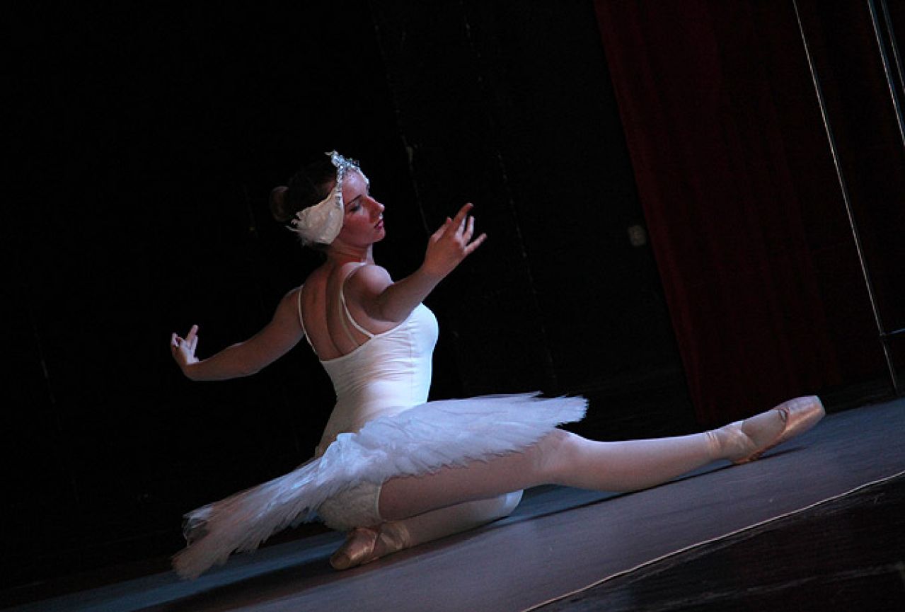 "Arabesque": Balerine koje plesom šalju pozitivnu sliku Mostara 