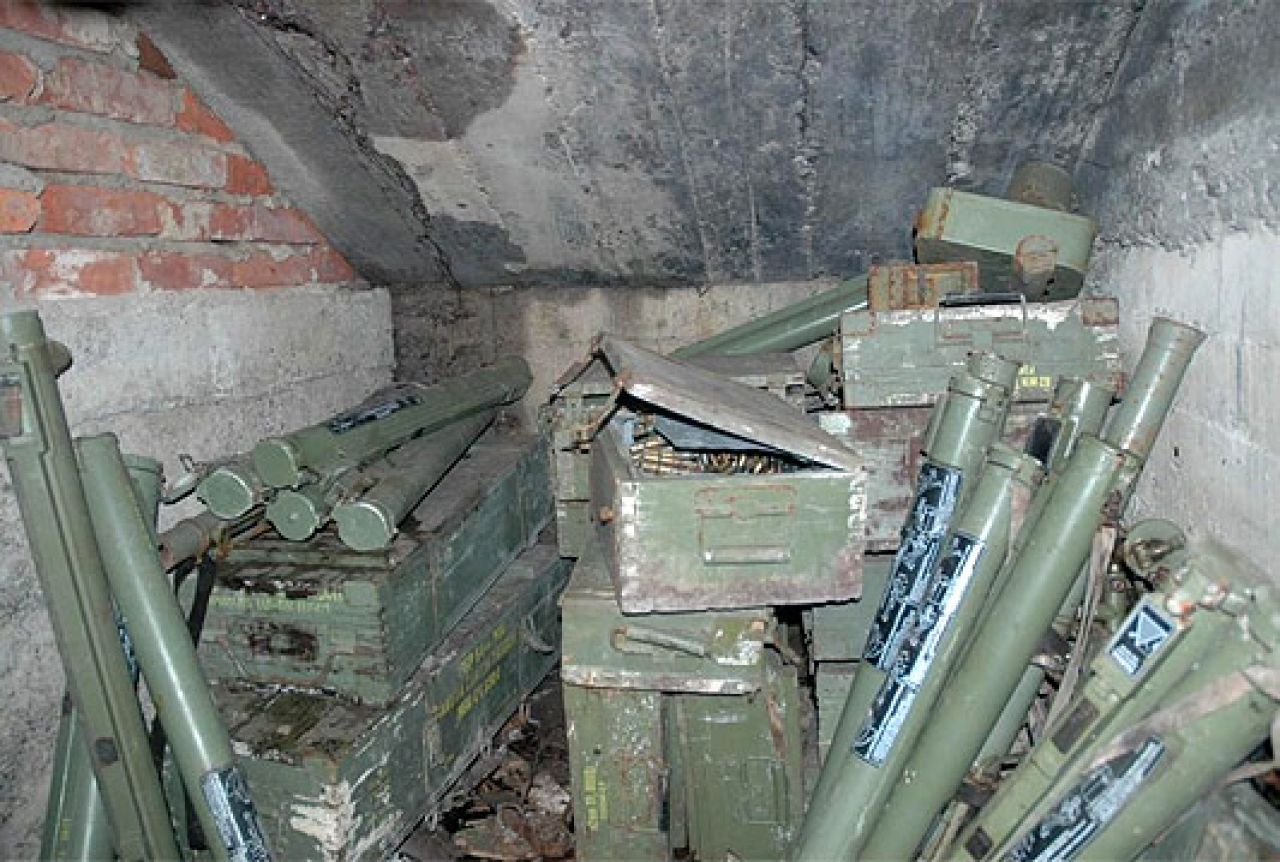 Kotor Varoš: U rezervoaru za vodu pronađen čitav arsenal oružja