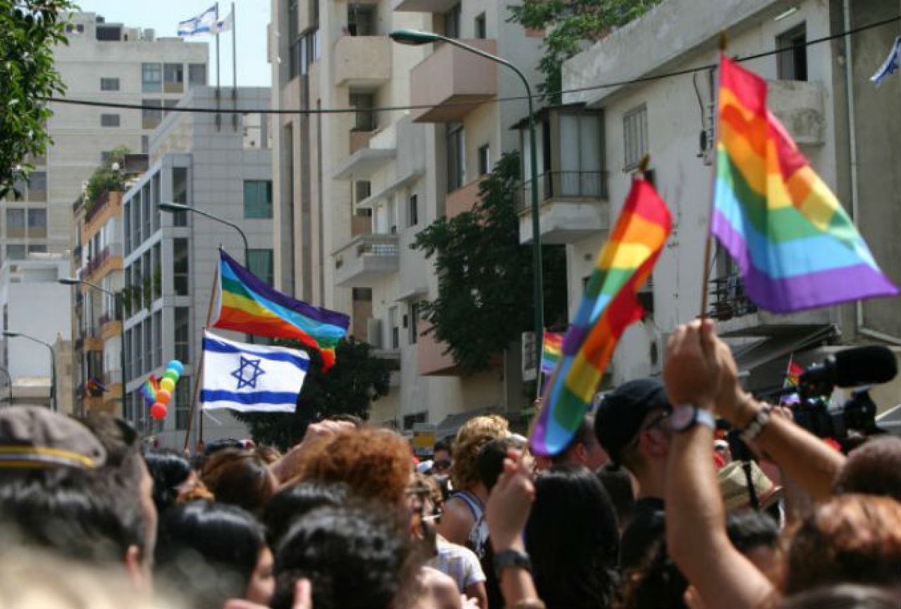 ‘Tel Aviv voli sve spolove’: Gay parada privukla više od 100 tisuća ljudi