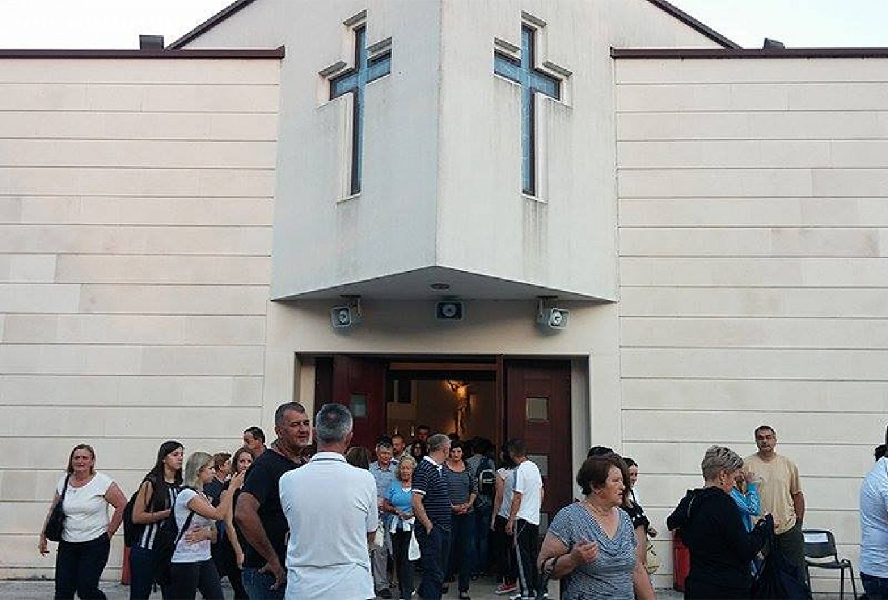 Tisuće vjernika iz cijele Hercegovine hodočastilo svetom Anti u Ljubuški