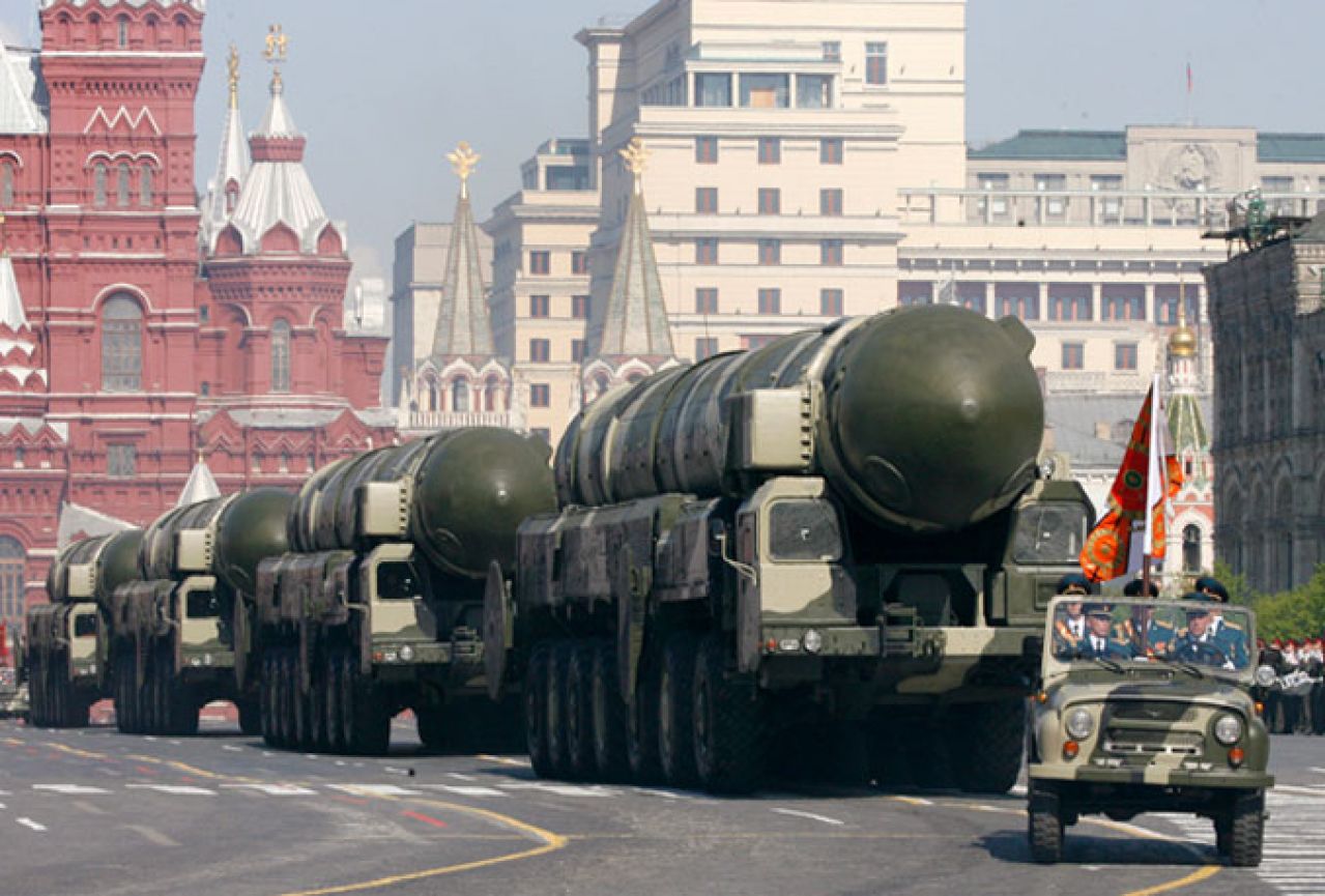 NATO u strahu - Rusija raspoređuje nuklearne rakete duž granice