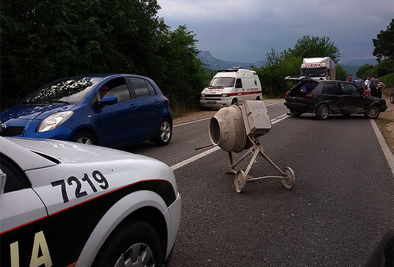 Mostar: Sudar dva automobila u Željuši
