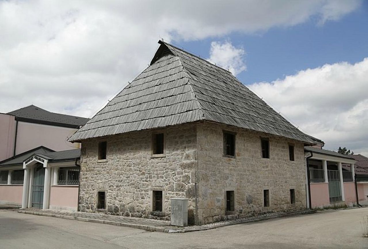 Franjevački muzej u Livnu čuva najstariju vunenu tkaninu u Europi