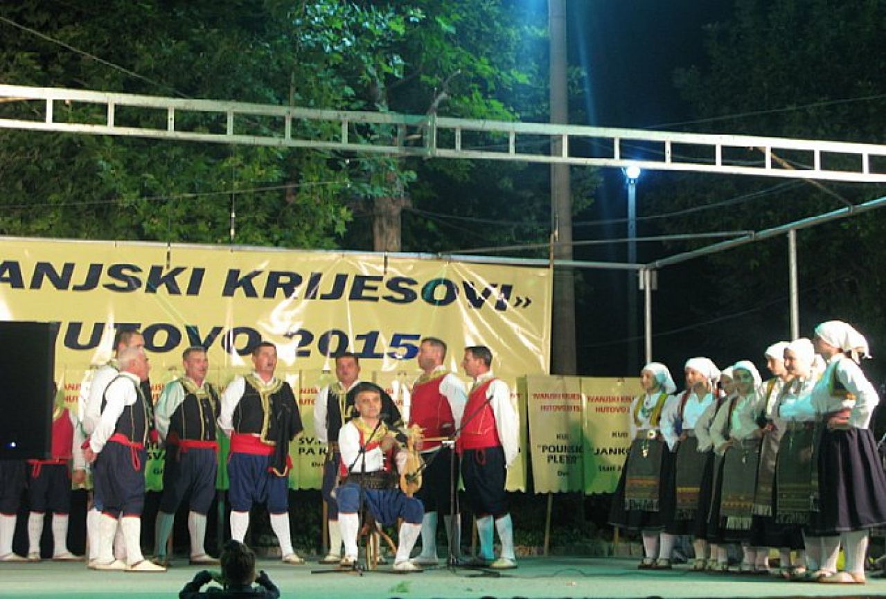 ''Ivanjski krijesovi“: Tradicija, ples, bećarac, ukusno jelo i piće u Hutovu