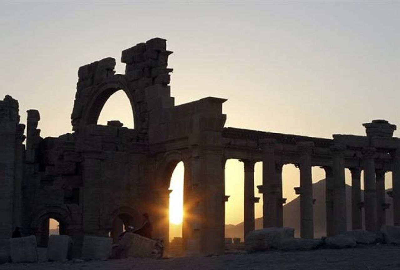Pripadnici Islamske države podmetnuli mine ispod Palmire