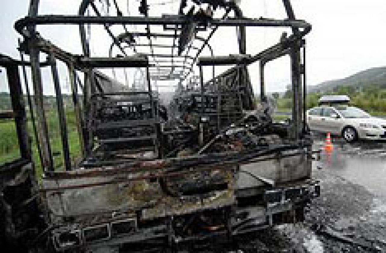 Zapalio se autobus na Jadranskoj magistrali