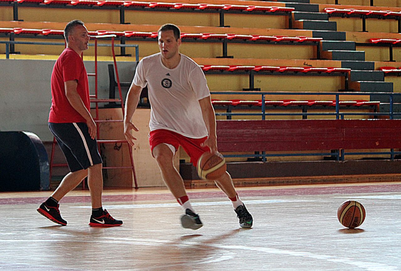 Bljesak.info na treningu Bojana Bogdanovića, za Eurobasket se sprema na Bijelome brijegu