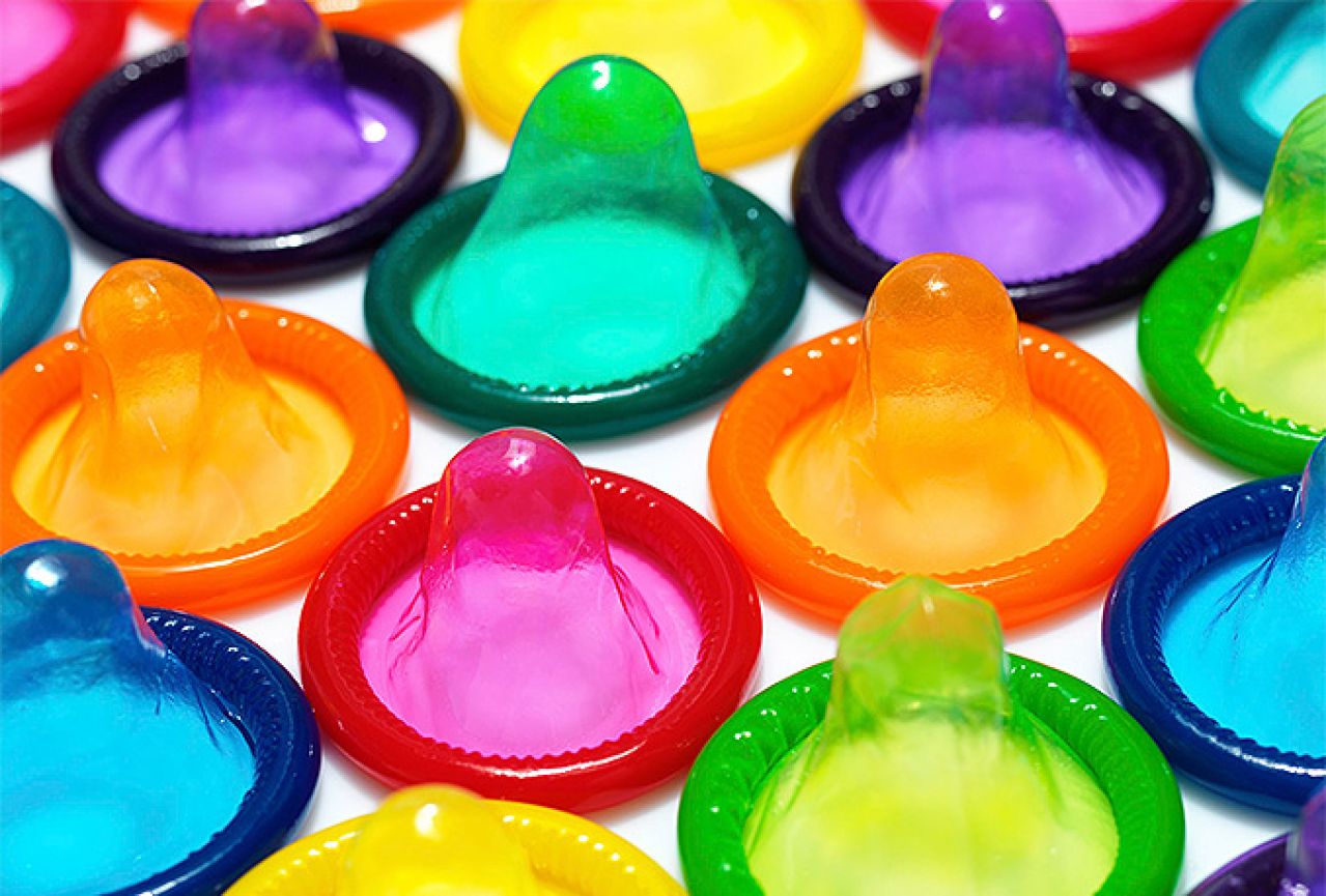 Kondomi koji mijenjaju boju u dodiru s infekcijama