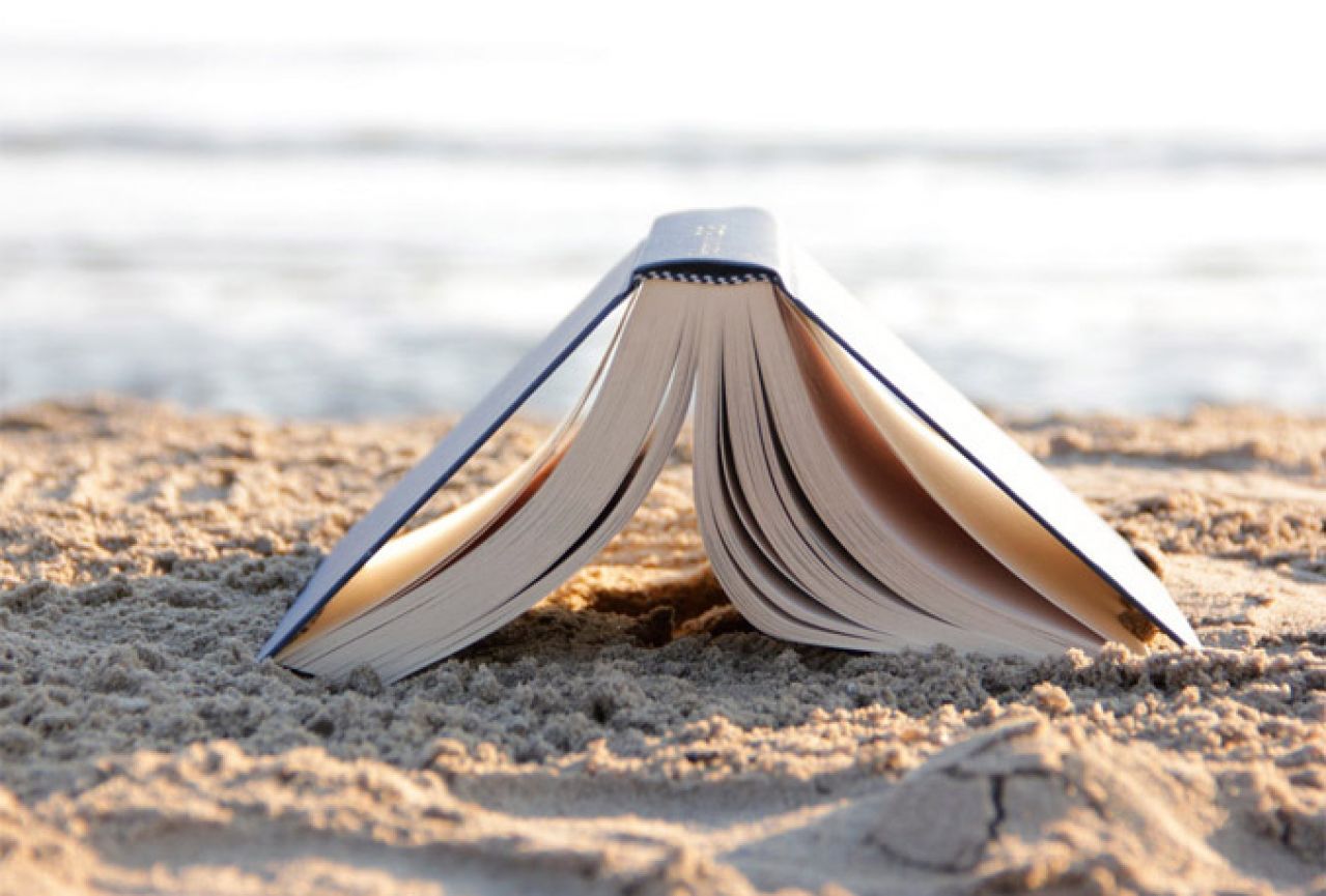 Književnici za Bljesak: Koje knjige ponijeti na plažu?