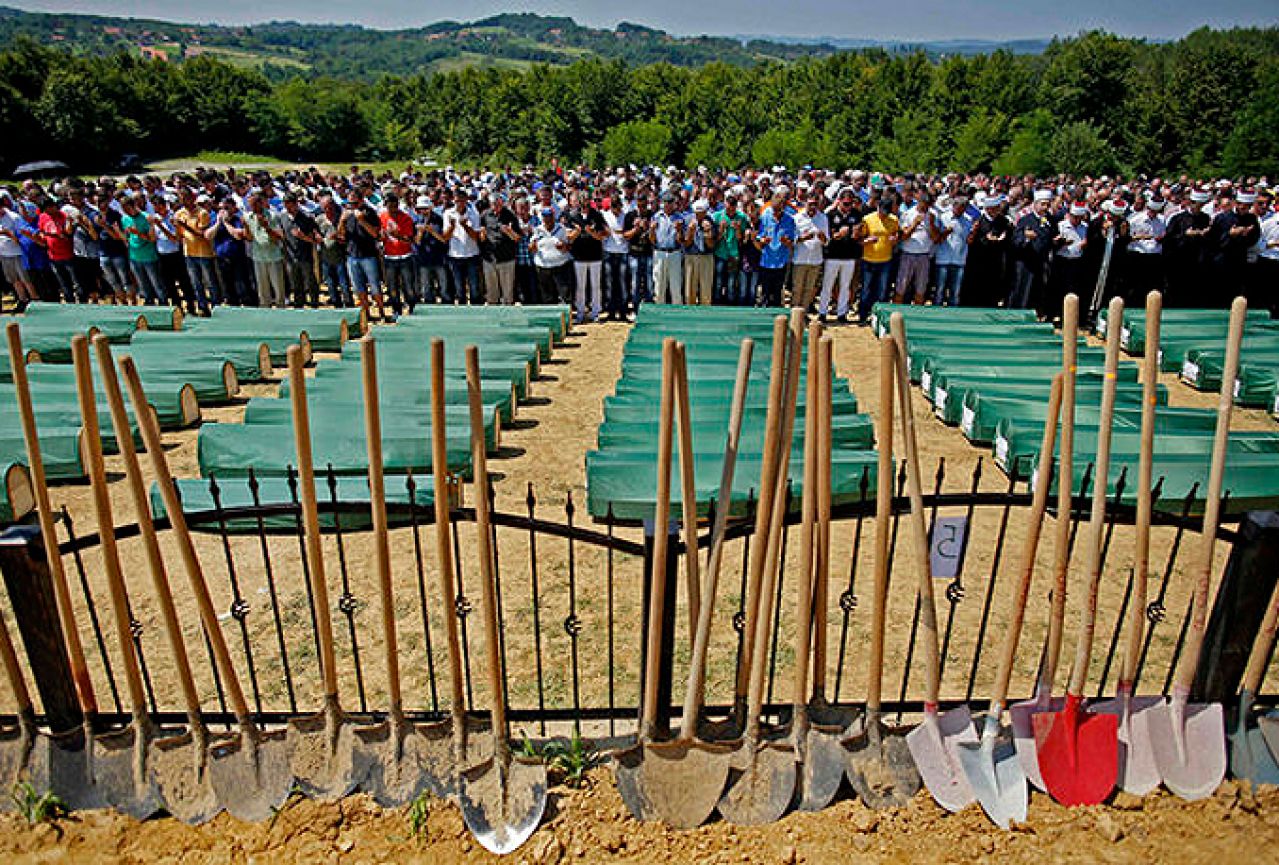 Prijedor: Iz Tomašice ekshumirani posmrtni ostaci 371 osobe