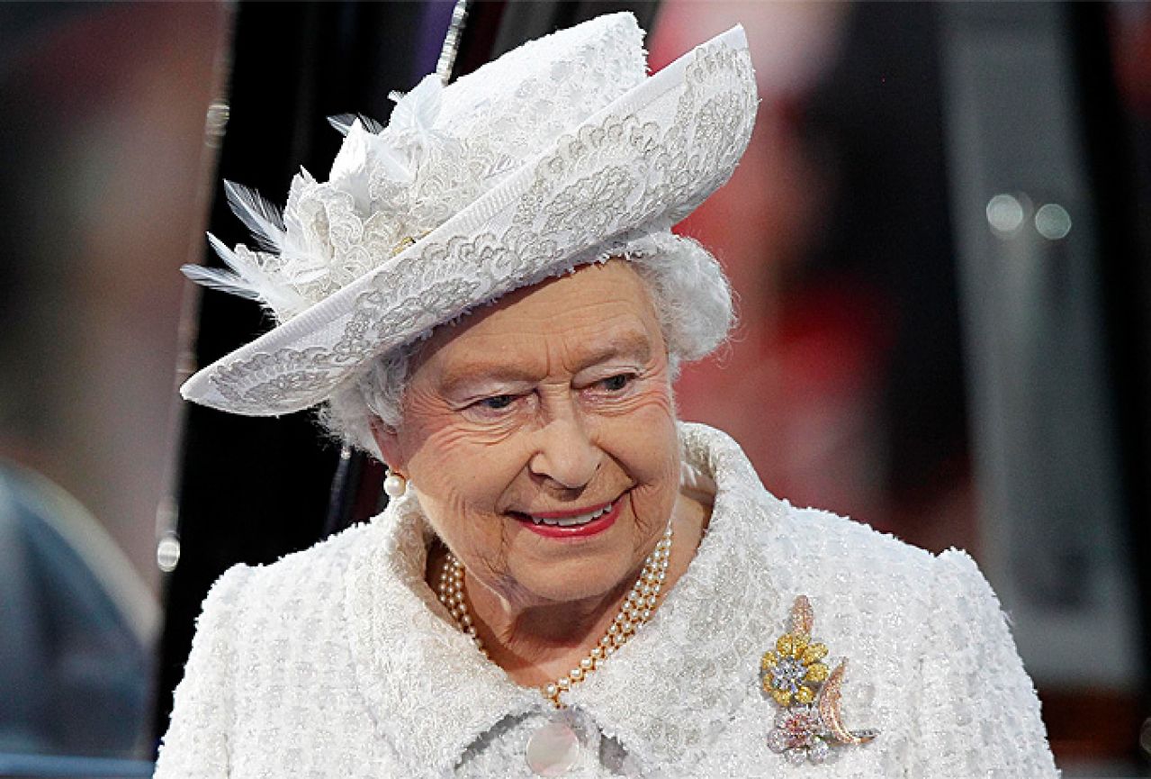 Britanska kraljica upozorila na opasnost od podjele Europe