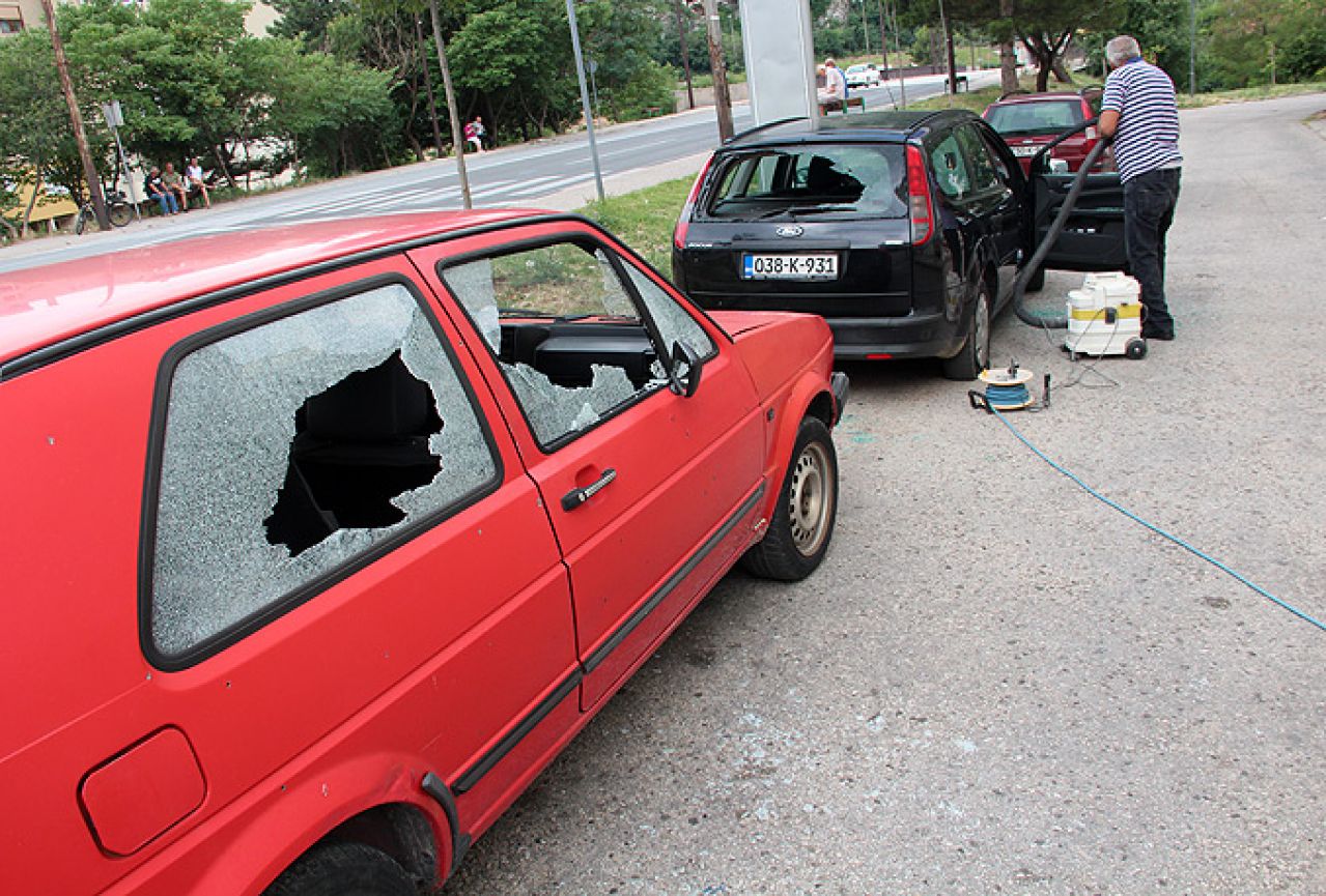 Mostar: Na Tekiji bačena bomba
