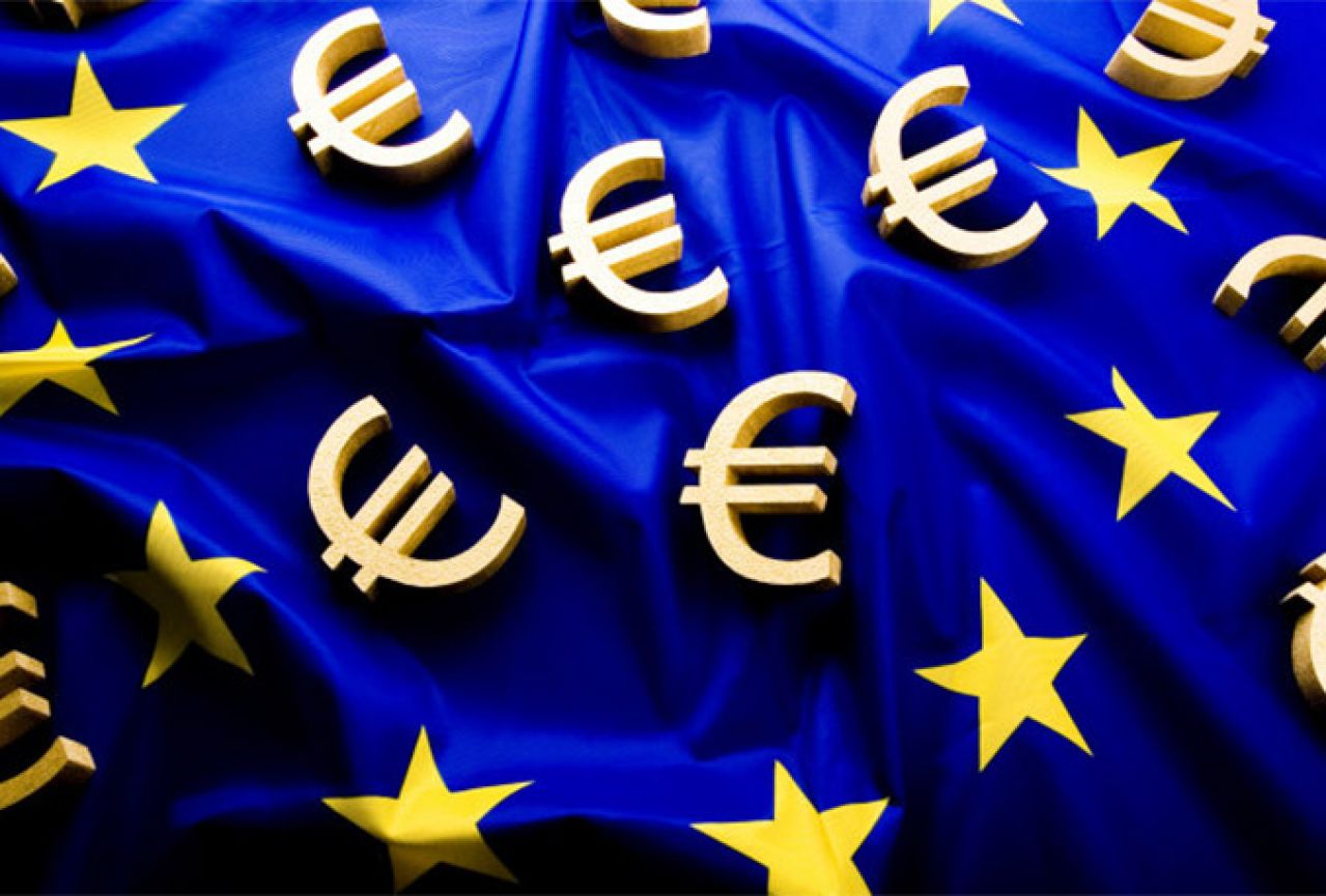 Kada bi svaki stanovnik EU-a donirao tri eura, Grčka bi imala za ratu MMF-u