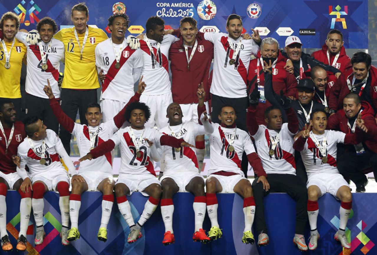 Peru osvojio treće mjesto, večeras u finalu Čile i Argentina