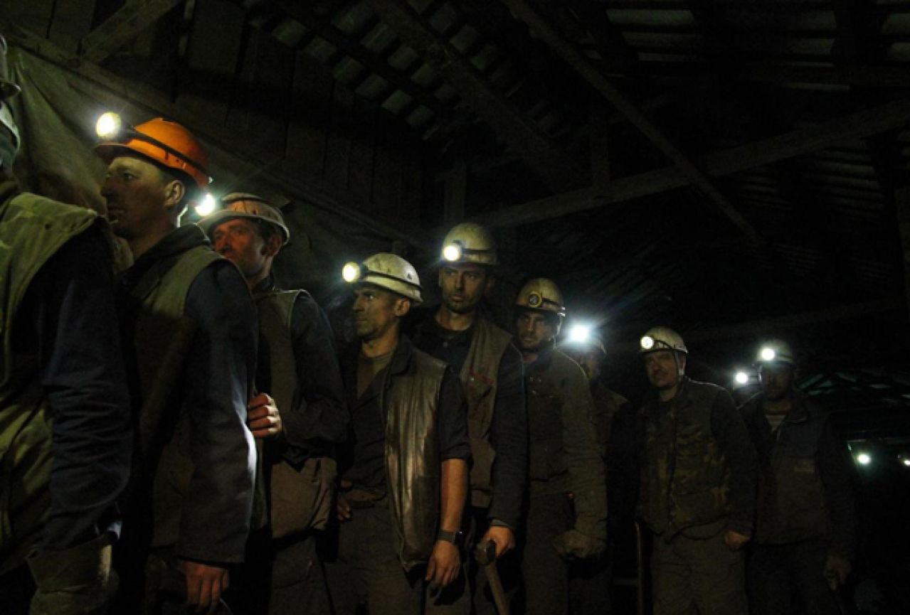 Prosvjedi rudara ispred Vlade 20. srpnja: Ne tražimo novac, nego da nas ne vade mrtve iz jama