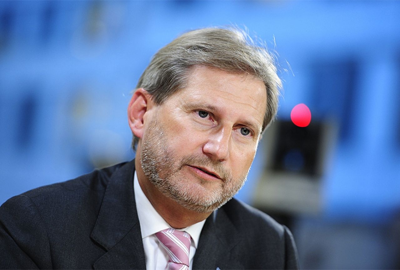 Hahn: Budućnost BiH je u EU, a taj put počinje suočavanjem s prošlošću