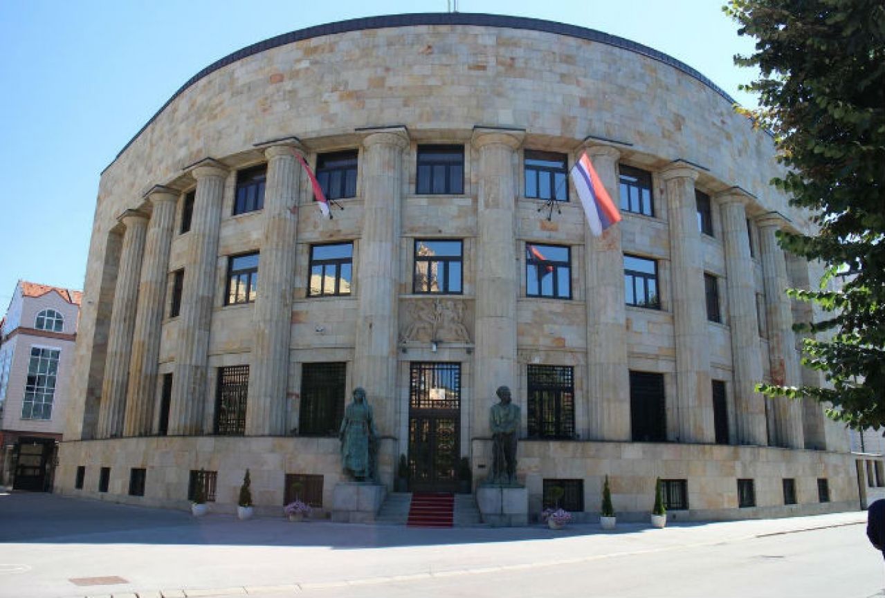 Nije svima Dan žalosti: Zastave u Banja Luci nisu spuštene 