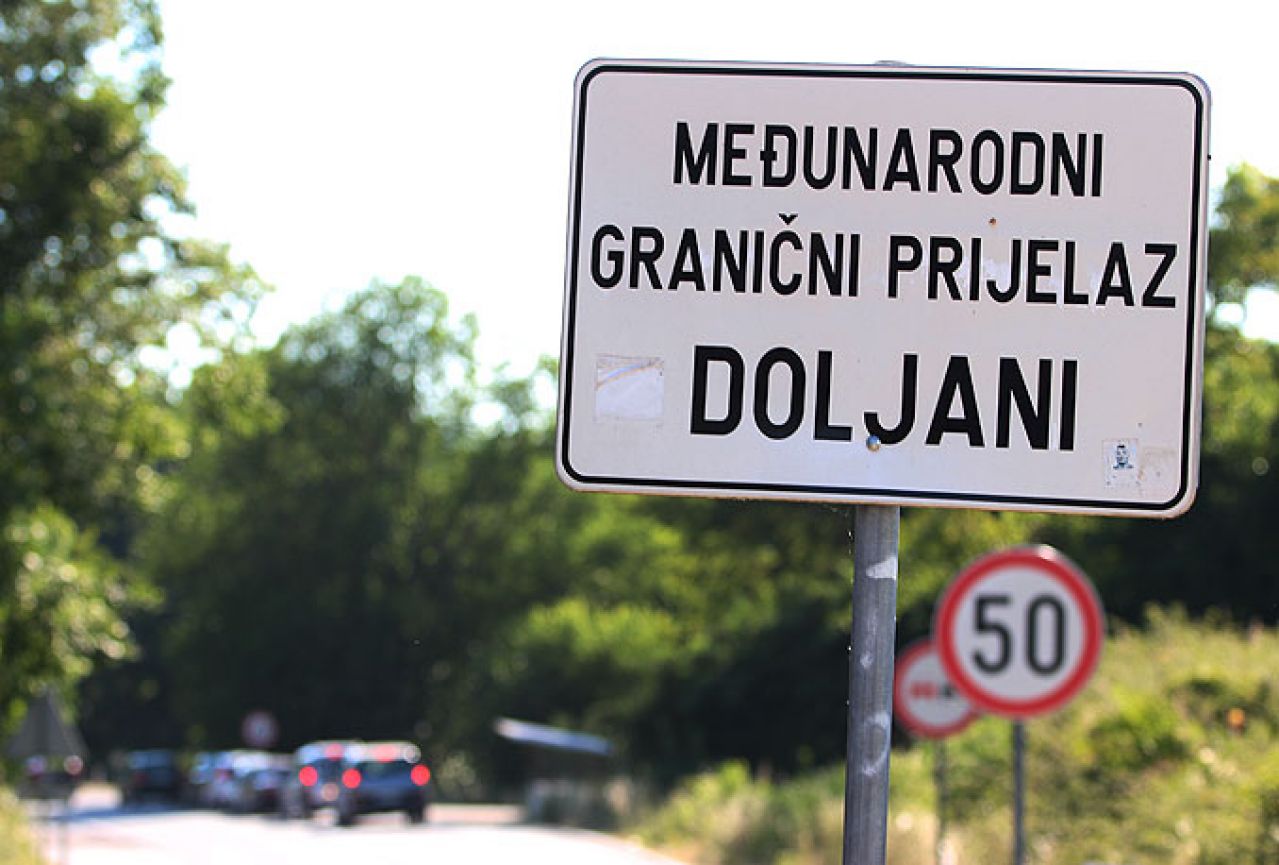 Kilometarske kolone na GP Doljani; na Ivanici čekanje 30 minuta