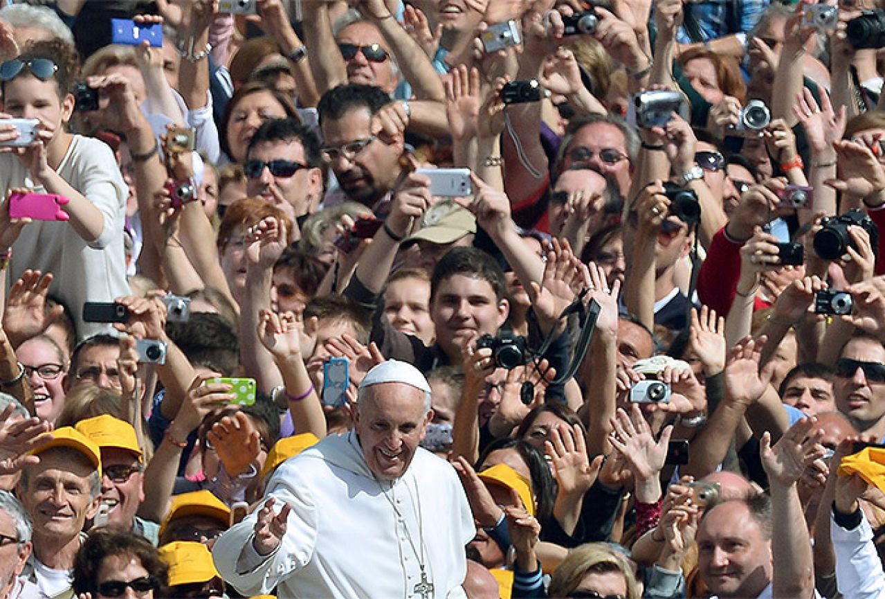 Papa Franjo se sjetio onih koji prkose vrućini