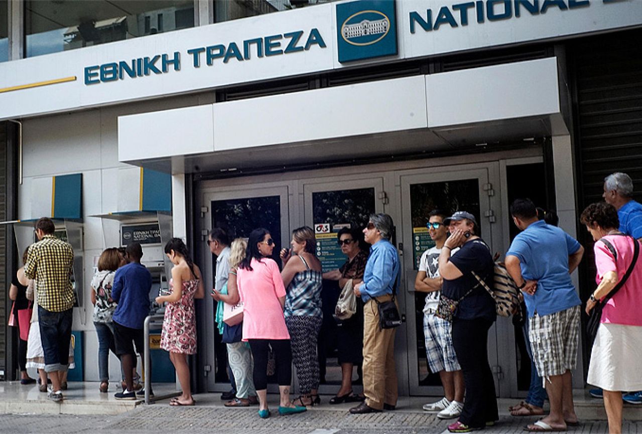 Grci dočekali otvaranje banaka