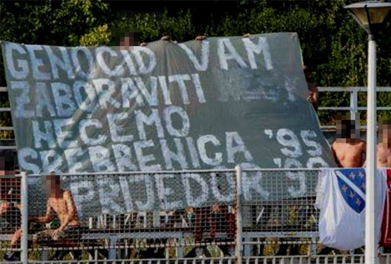 Navijači Jedinstva kažnjeni zbog transparenta o genocidu u Prijedoru