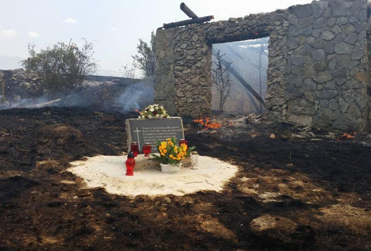 Dramatični dan i noć u Grahovu: Vatra nadomak kuća u selima Korita i Marinkovci