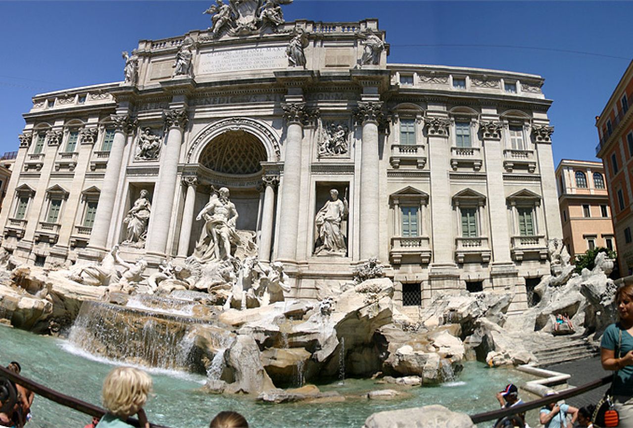 Čuveni rimski simbol Fontana di Trevi pod najezdom štakora