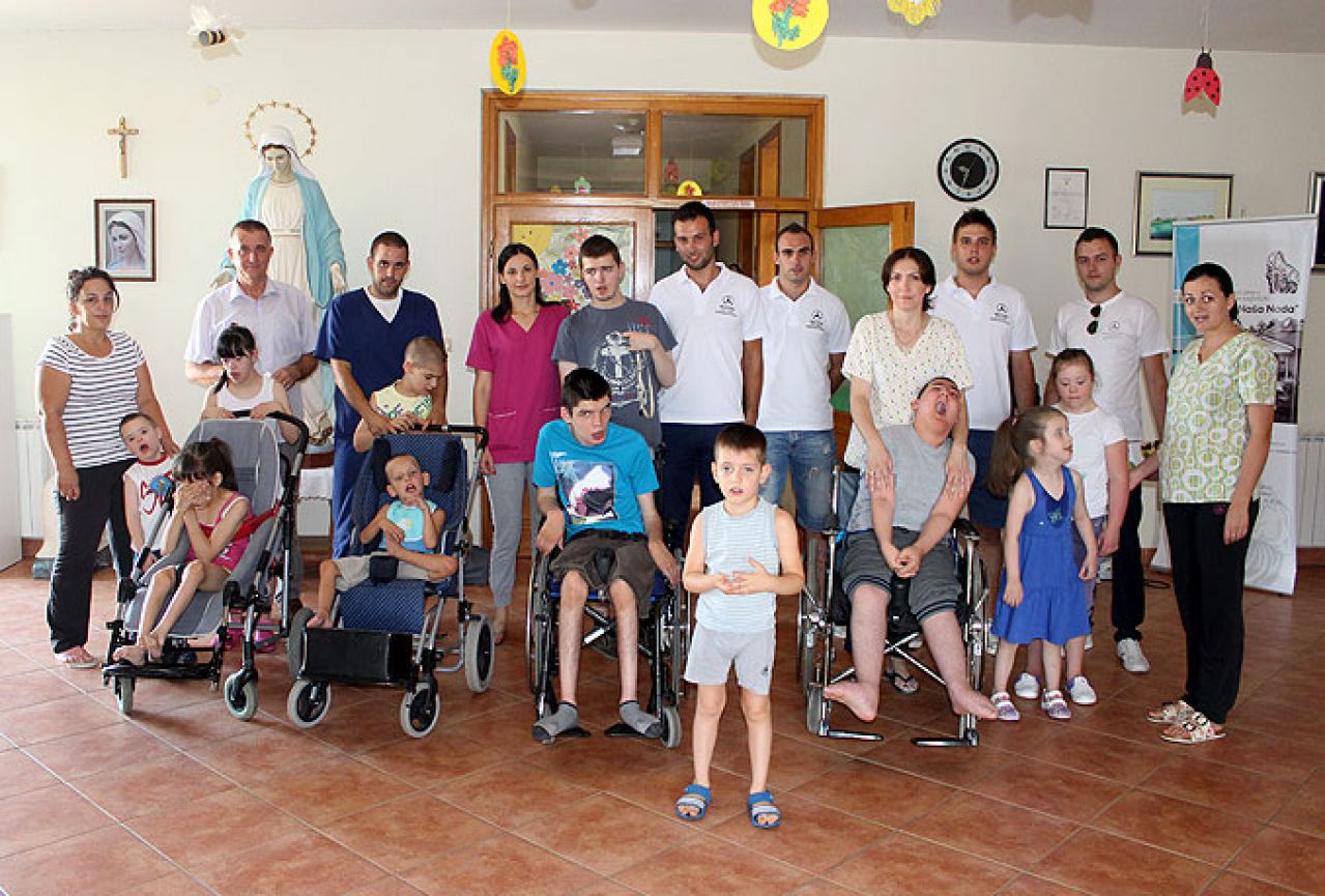 Udruga Mercedes Fan Klub Hercegovina uručila novčanu donaciju Domu ''Marija naša nada''