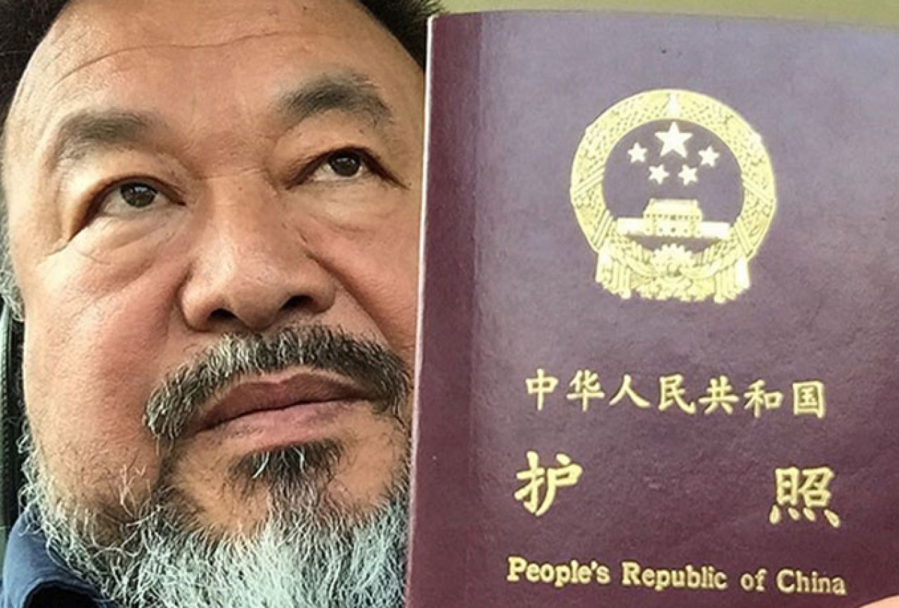 Kontroverznom umjetniku Aiju Weiweiju vraćena putovnica