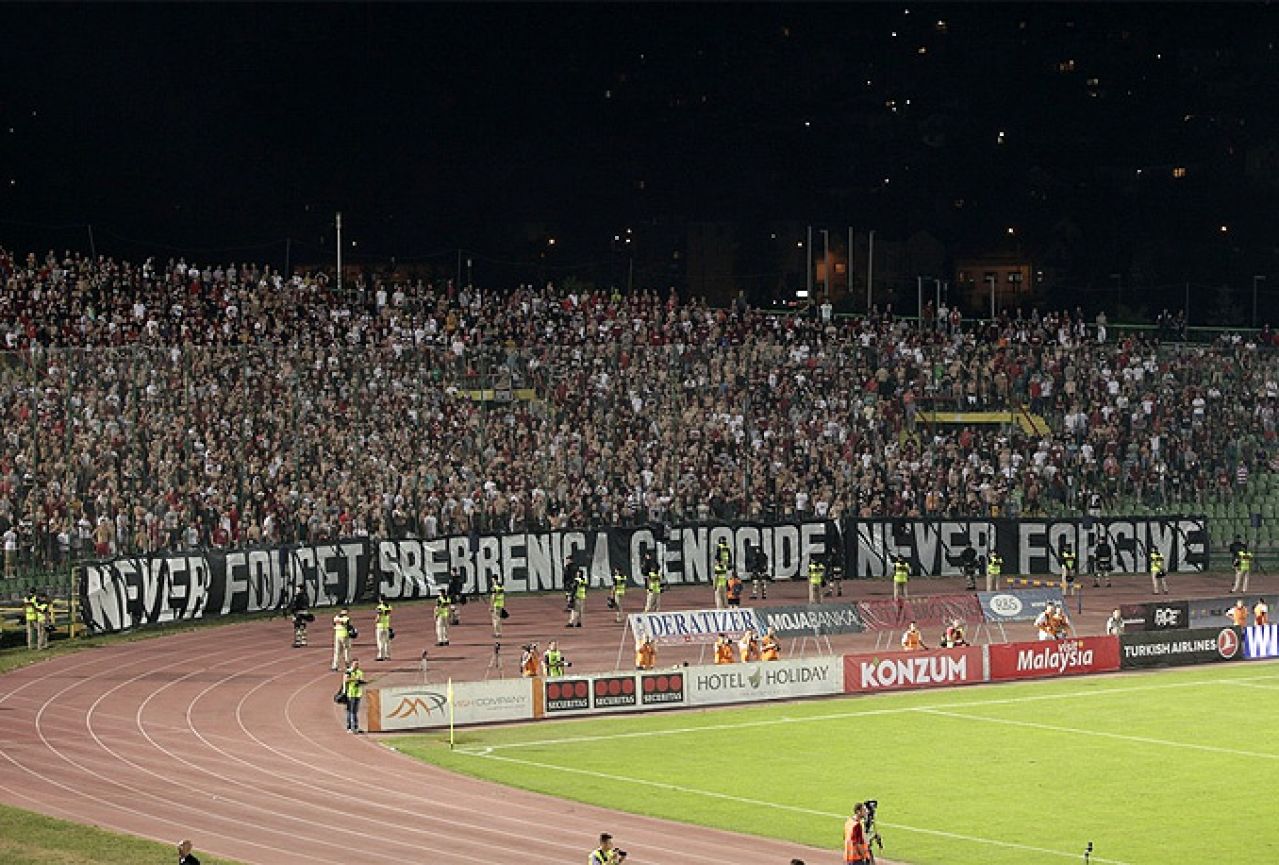 UEFA pokrenula postupak protiv FK Sarajevo zbog transparenta za Srebrenicu