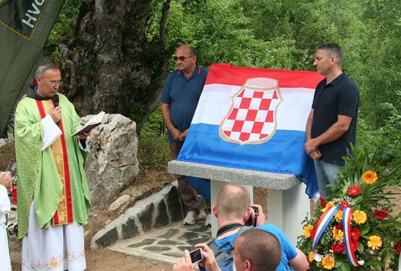 Na Pomenu otkrivena spomen – ploča hrvatskim braniteljima
