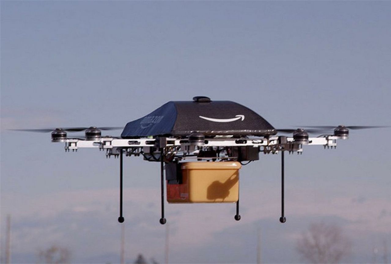 Amazon predlaže da svi gradovi naprave zračne koridore kojima će letjeti dostavni dronovi