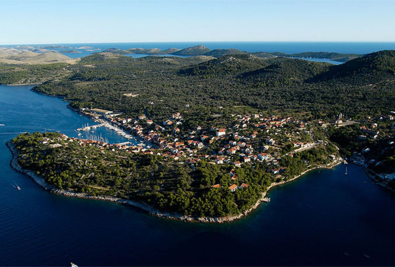 Hrvatska: Nitko neće posao i smještaj na otoku