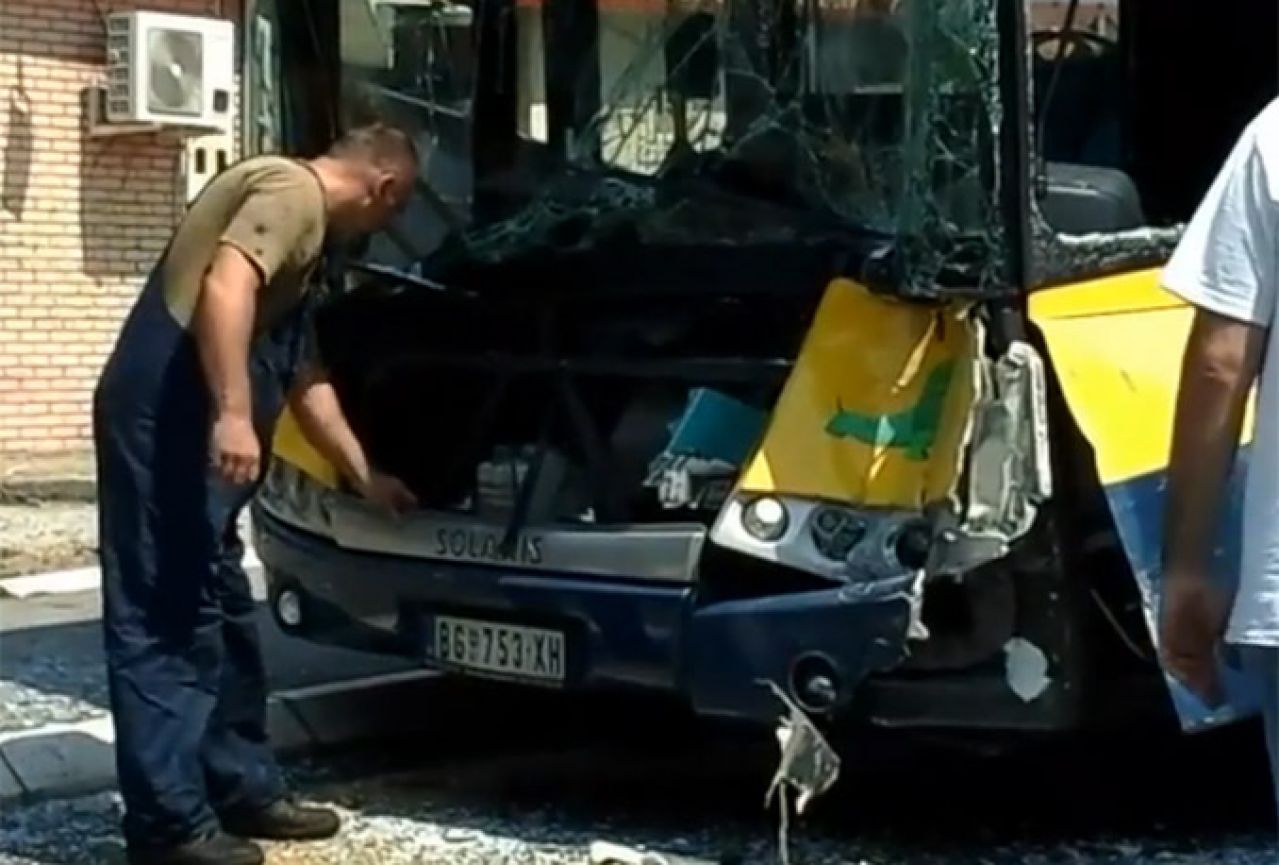 U sudaru dva autobusa ozlijeđeno 26 osoba