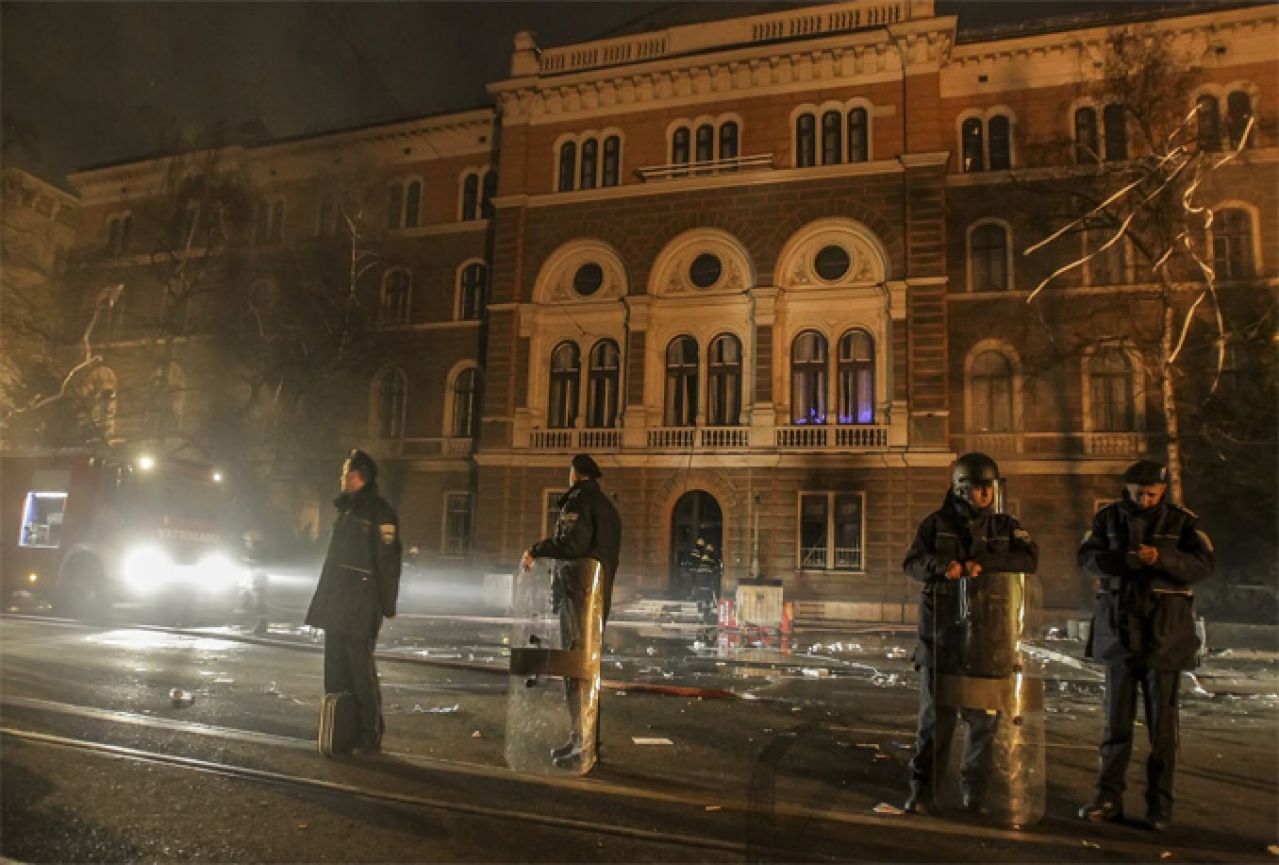 Konjičanin i Sarajlija optuženi da su zapalili Predsjedništvo BiH