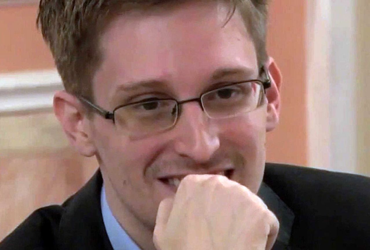 Snowden ne planira napustiti Rusiju