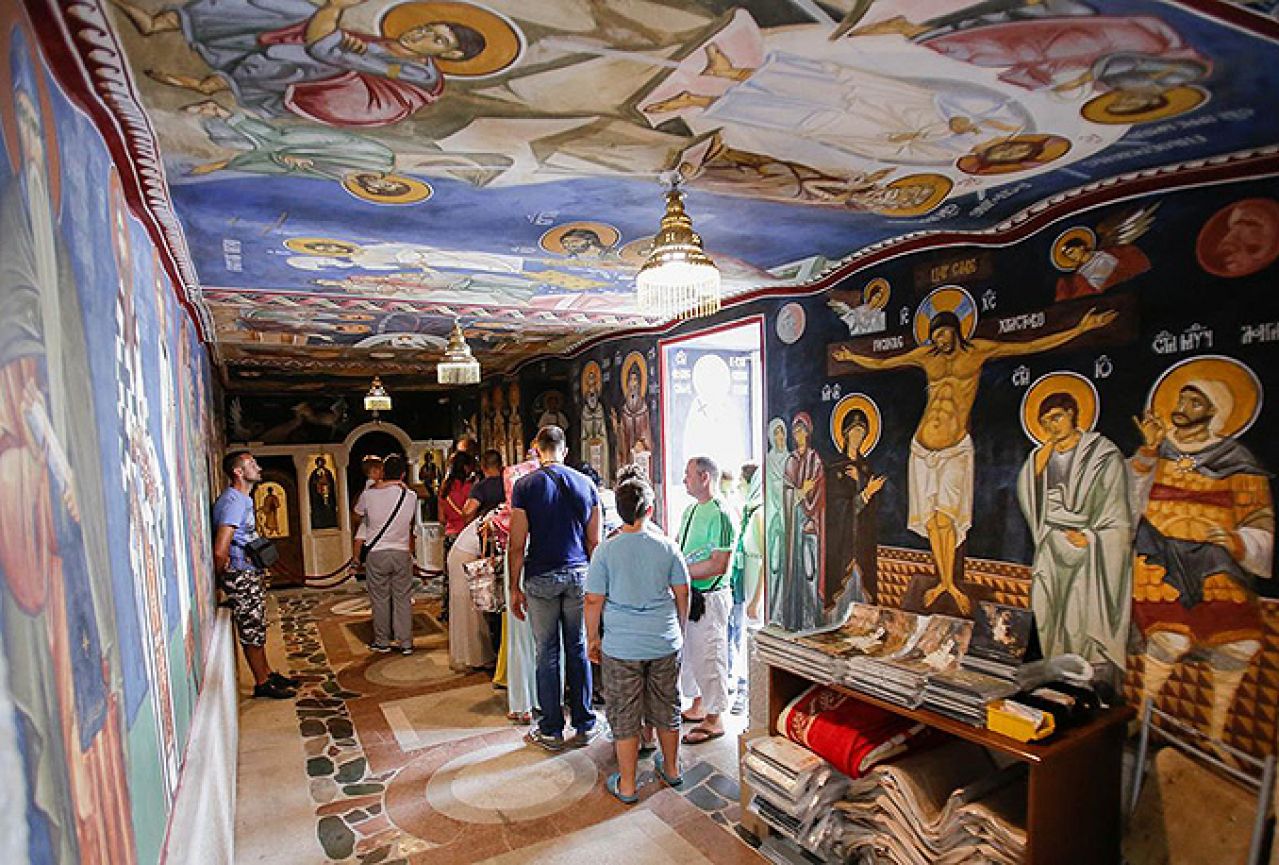 Manastir Ostrog: Mjesto na kojem mole ljudi svih vjera i nacija