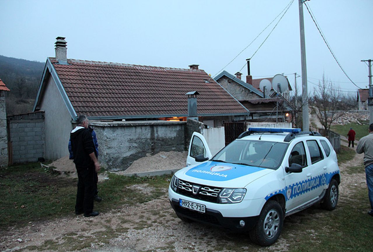 Pretukli stariji bračni par radi 600 KM