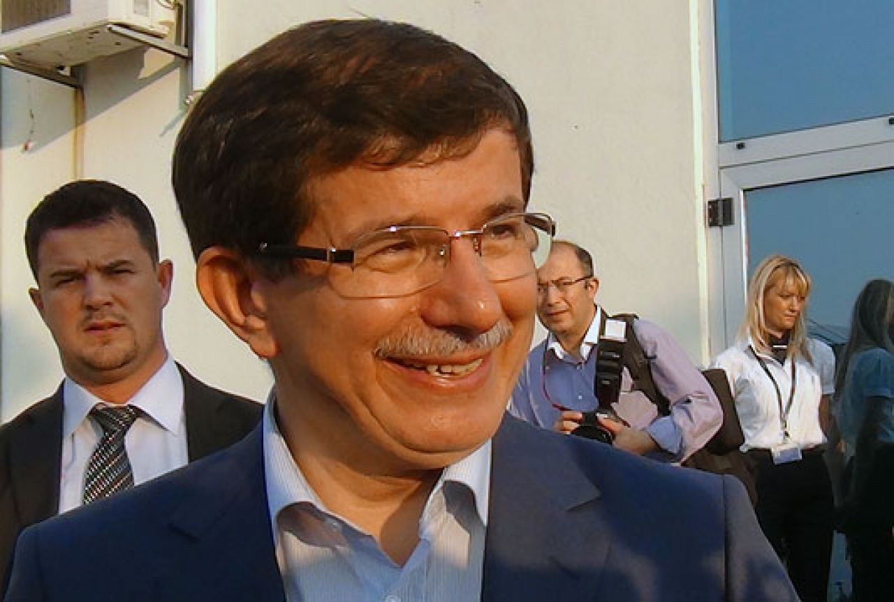 Davutoglu vratio mandat