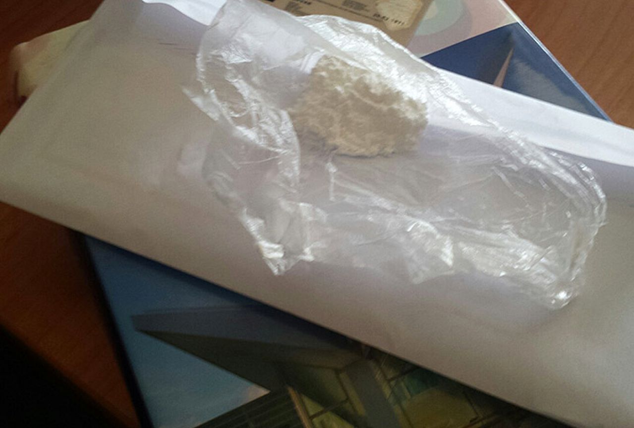 U pošiljci u autobusu pronađen kokain 