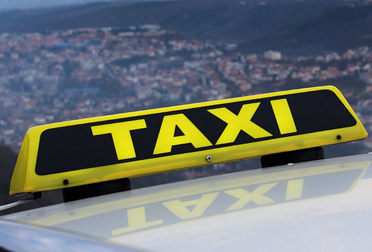Legalni taksisti protiv Bešlićeve odluke: Riješite naš problem, pa ćemo plaćati