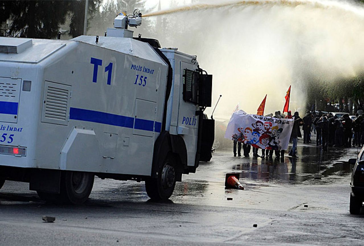 Istanbul: Sedamnaestogodišnji mladić poginuo u sukobu s policijom