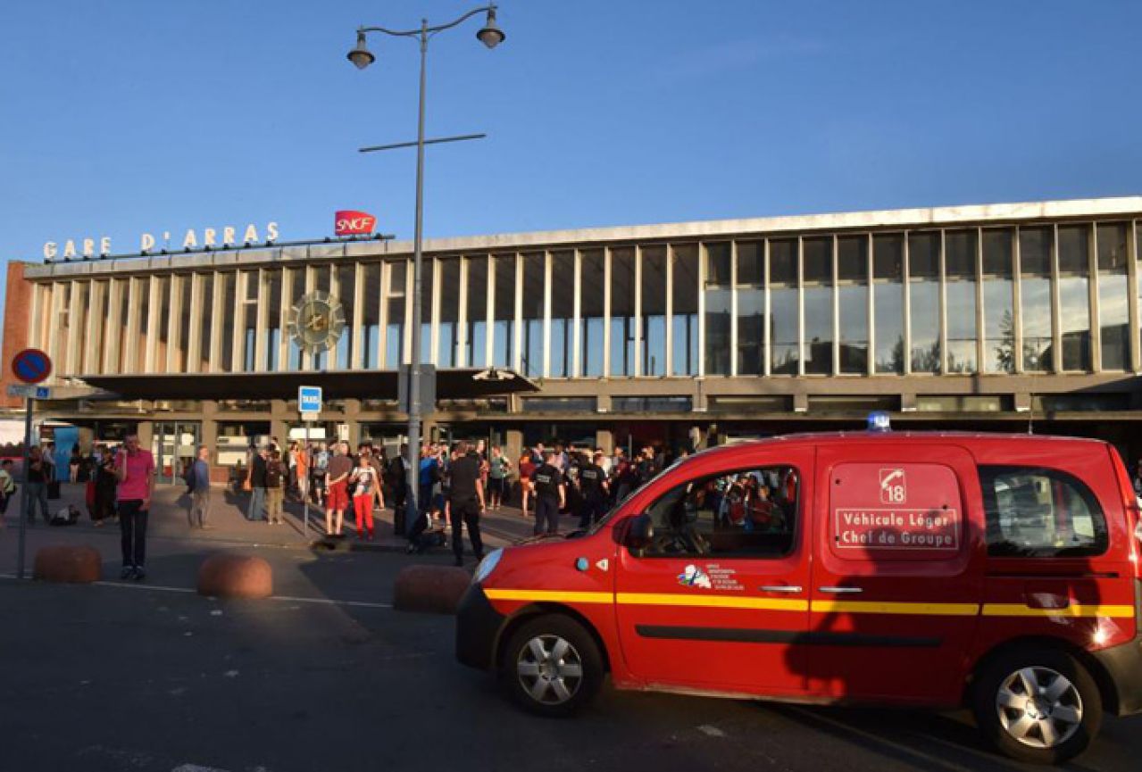 Francuska: Pucnjava u vlaku, troje ozlijeđenih