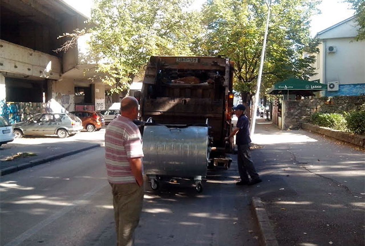 Sukob s policijom zbog kućnog smeća