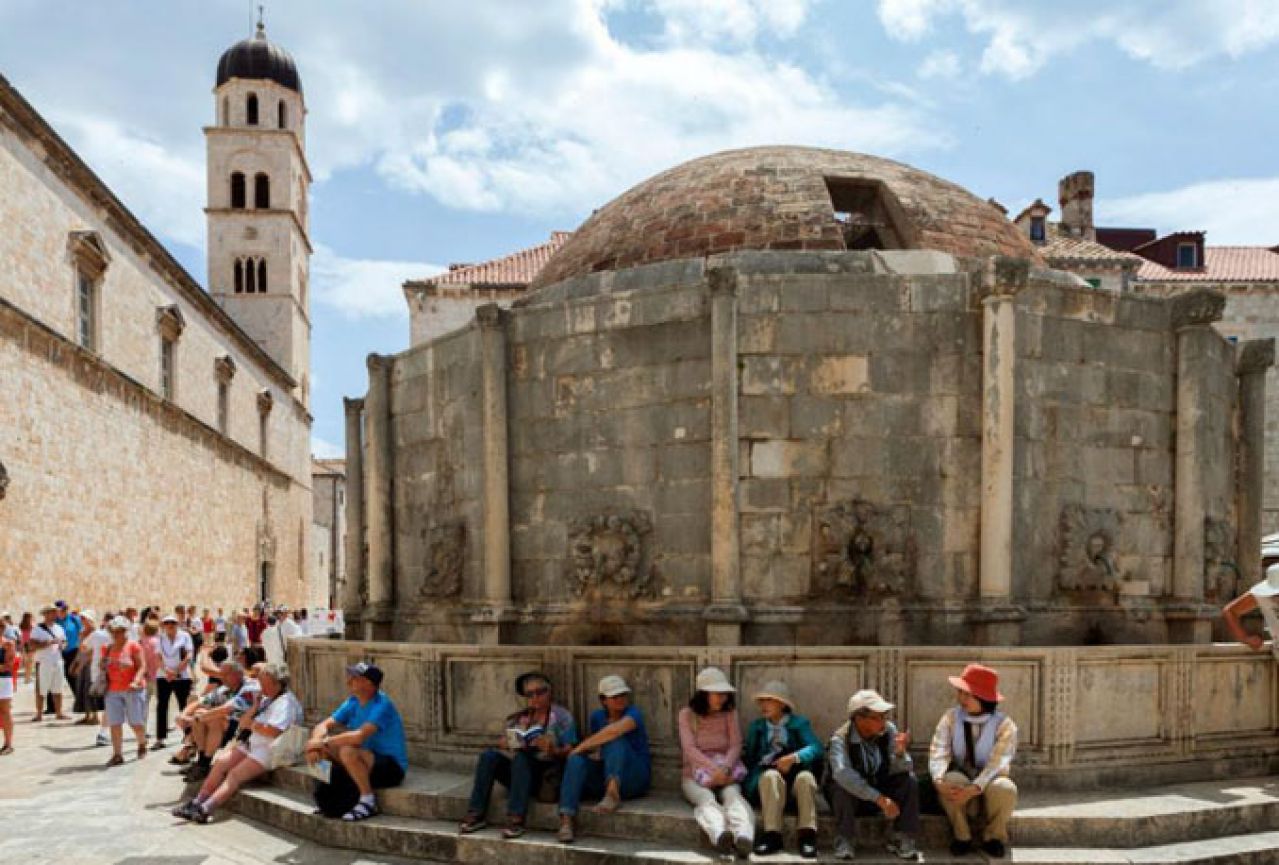 Dubrovnik će u jednom danu posjetiti skoro deset tisuća turista