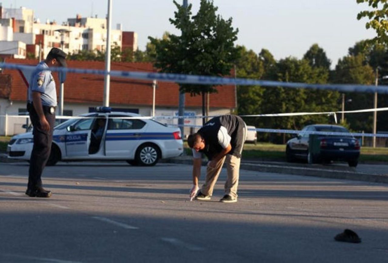 Na parkingu u pucnjavi ranjen muškarac