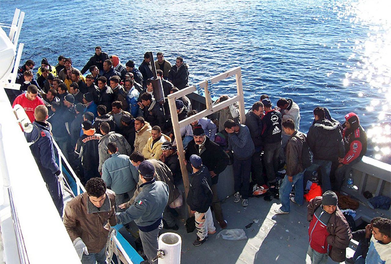 Grčka obalna straža spasila iz mora više od 1.000 imigranata